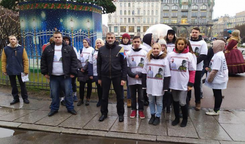 Шнуров ответил своим критикам стихом про дедушку
