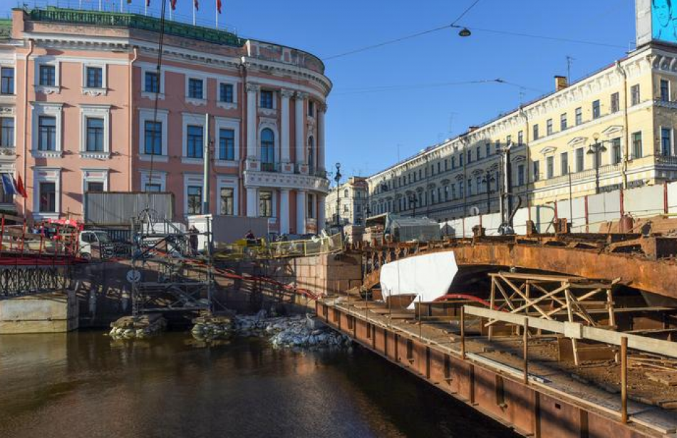 Стало известно, когда на Мойке завершат ремонт Зеленого моста