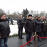 Фото Торжественно-траурная церемония возложения венков и цветов на Пискаревском мемориальном кладбище