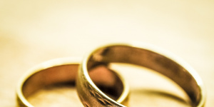 Брак за 30 тыс. рублей: прокуратура потребовала аннулировать фиктивную женитьбу в Петербурге
