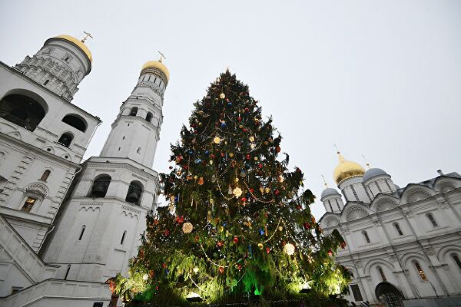 Главную новогоднюю елку страны разберут на сувениры