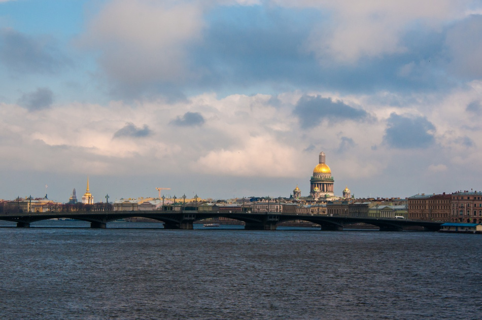 Подъем уровня воды в Неве составил более 100 сантиметров