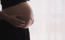 Охранник не пустил беременную в роддом в Гатчине: женщина начала рожать в сугробе