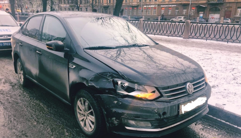 Авария на Каменноостровском проспекте выявила таксиста без лицензии и регистрации