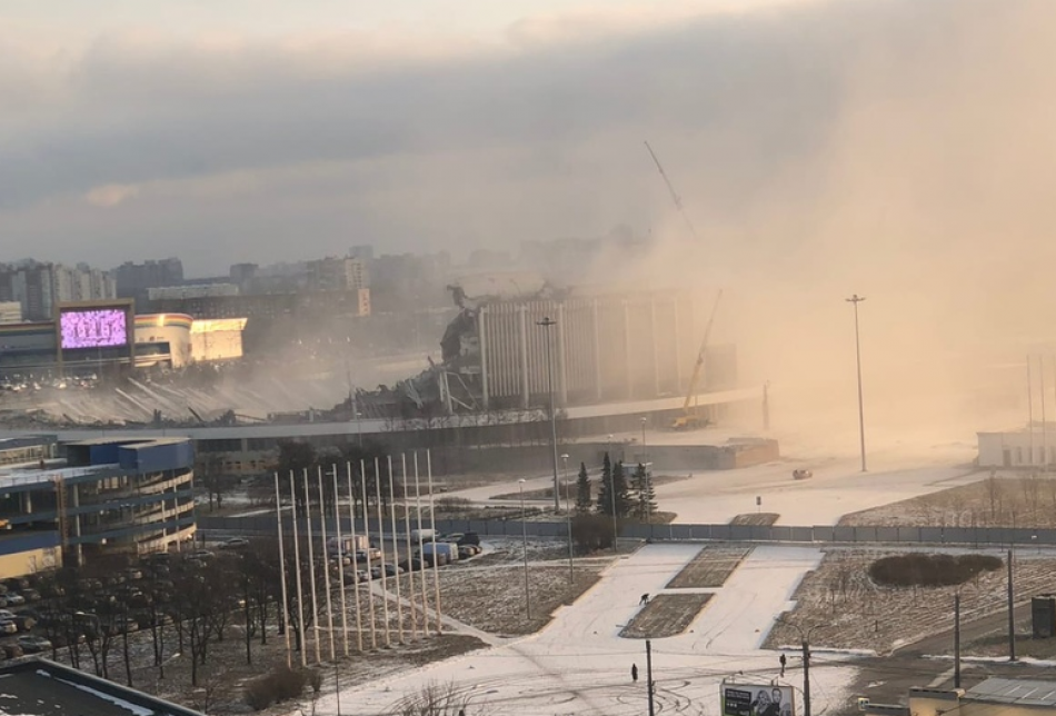 Заказчик сноса СКК объяснил его обрушение