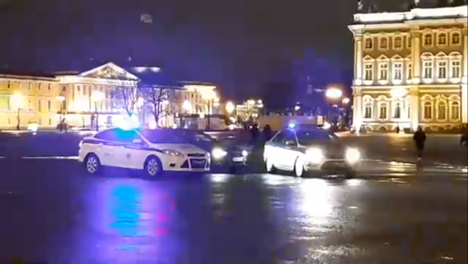 Пьяный нарушитель на «Ауди» устроил гонки с ДПС на Дворцовой площади