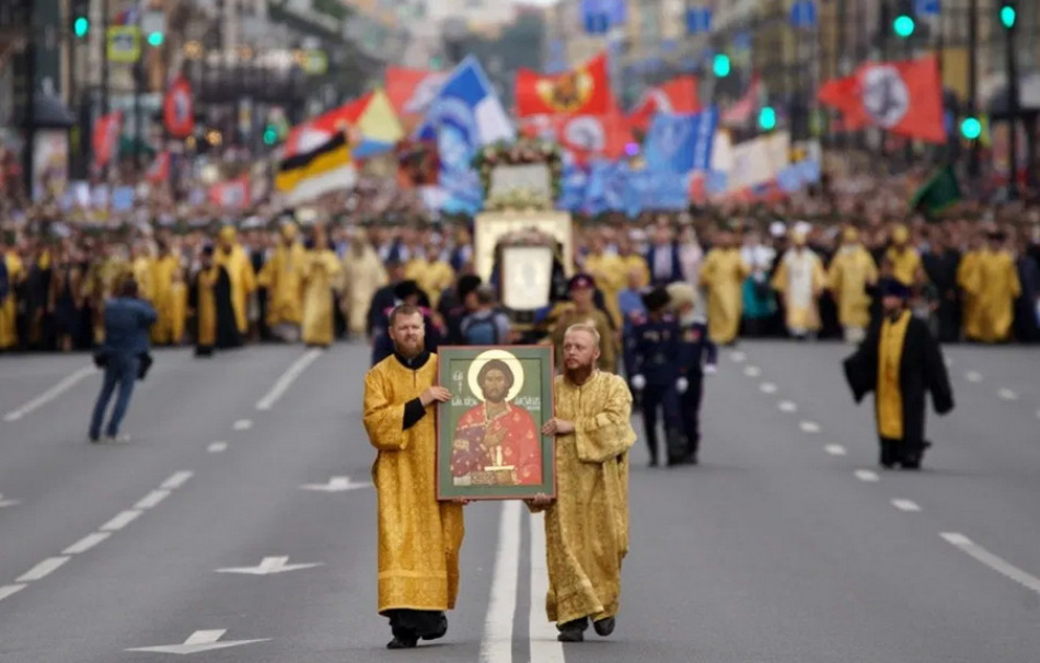 Александр Невский крестный ход