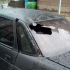 В Мурино штукатурка пробила стекло припаркованного авто В Мурино штукатурка пробила стекло припаркованного авто