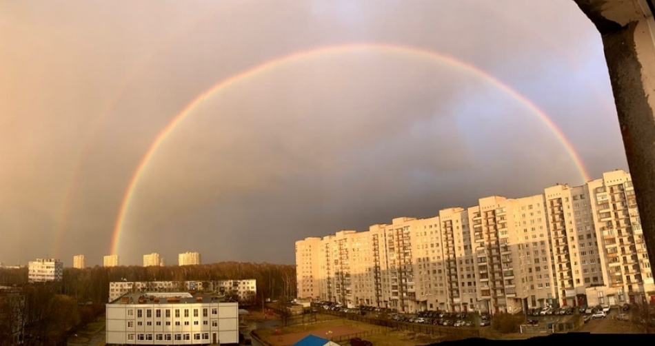 световые столбы (солнечные столбы). полярное сияние в санкт-петербурге. гало световые столбы. северное сияние над спб. торнадо в спб.