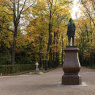 Фото Памятник Петру I в Нижнем Парке г. Петергофа