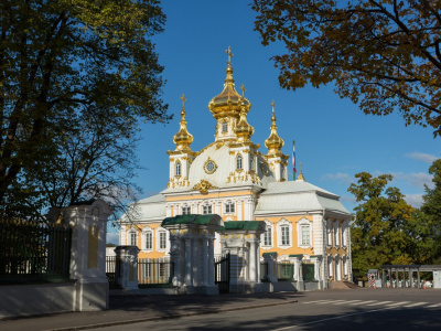 Фото Церковный корпус Большого Петергофского дворца