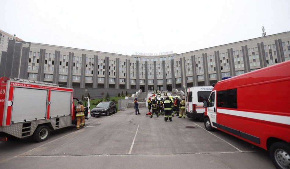 К пожару в больнице Святого Георгия могла привести поломка аппарата ИВЛ