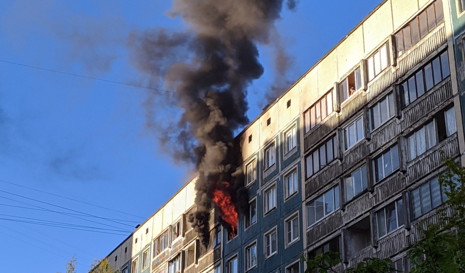 Два человека погибли в пожаре на Северном проспекте