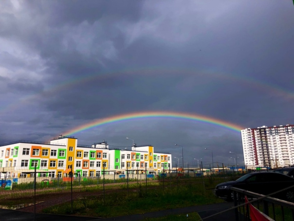 Петербуржцы похвастались фотографиями двойной радуги