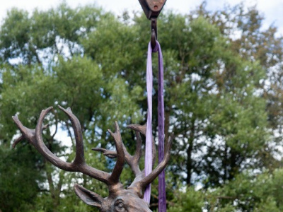 Фото Скульптуры отдыхающих оленей