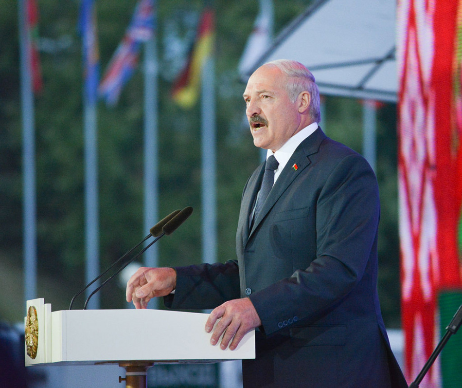 Лукашенко выехал в Петербург для саммита ЕАЭС и СНГ