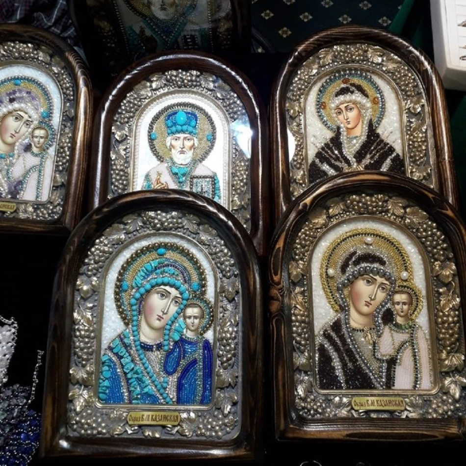 Свято-Троицкая Александро-Невская лавра приглашает на святодуховскую ярмарку в Александро-Невской Лавре