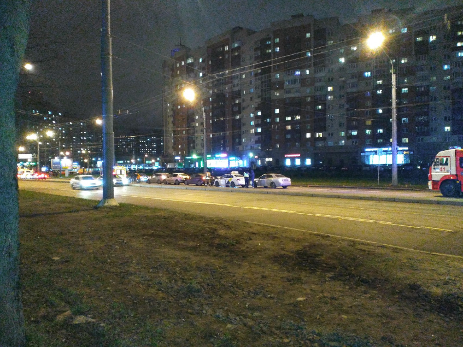 Пассажирка такси пострадала в массовом ДТП на юге Петербурга
