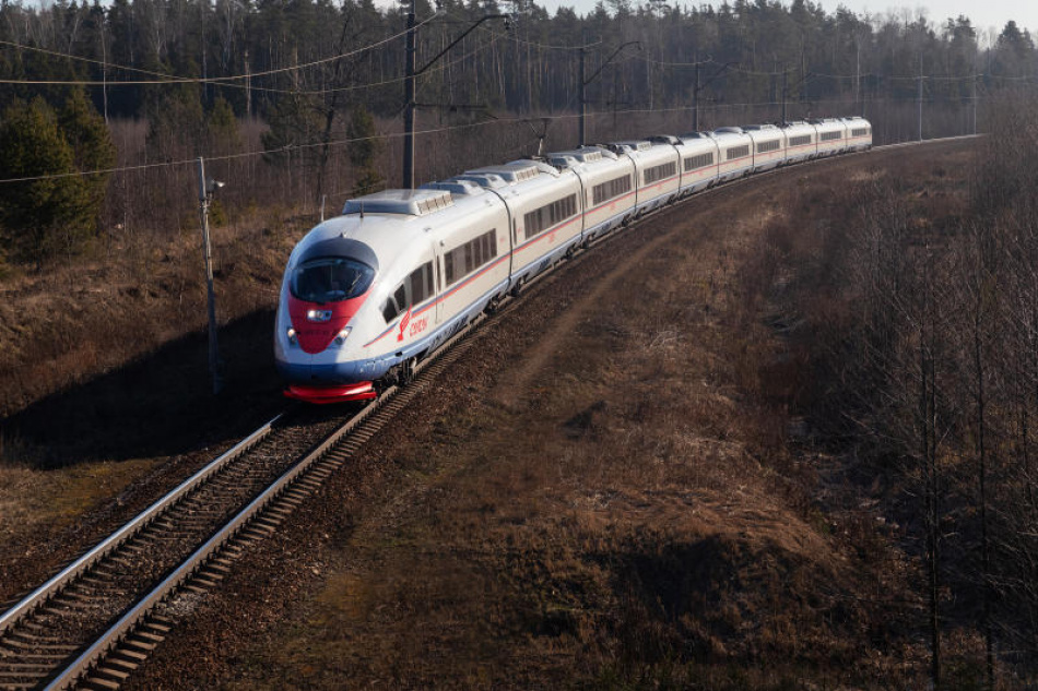 Глава РЖД рассказал о двухчасовом пути от Москвы до Петербурга