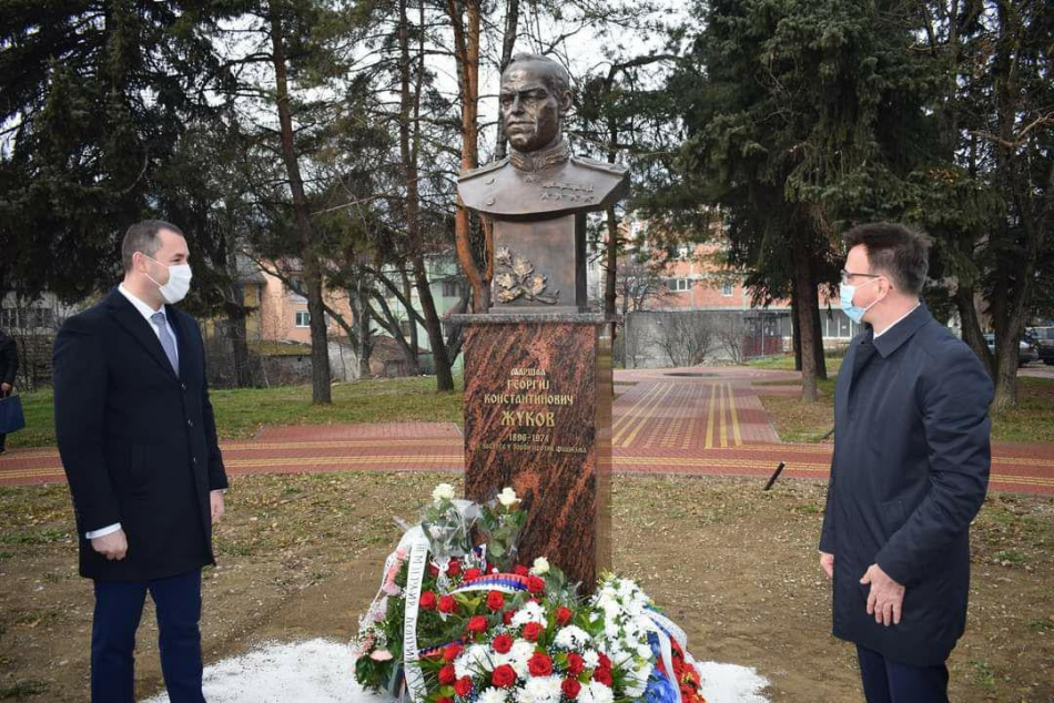 В Черногории открыли бюст маршалу Жукову