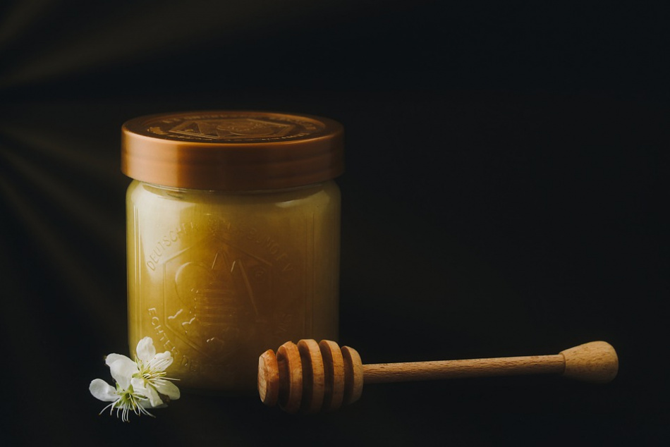 В Петербурге покупка мёда обошлась пенсионерке в 13 тысяч рублей