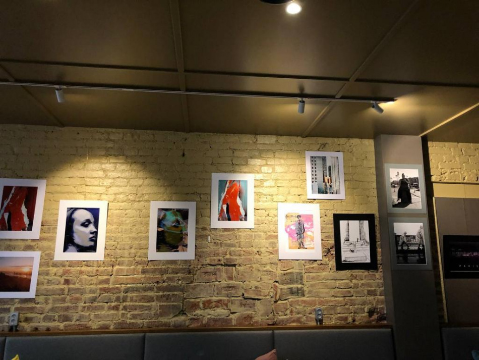 В Петербурге открыли первый в городе галерейный проект нового формата POSTER BAR