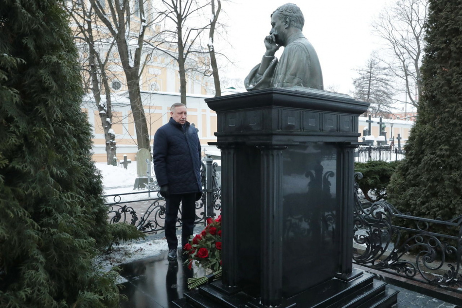 Беглов почтил память покойного Анатолия Собчака