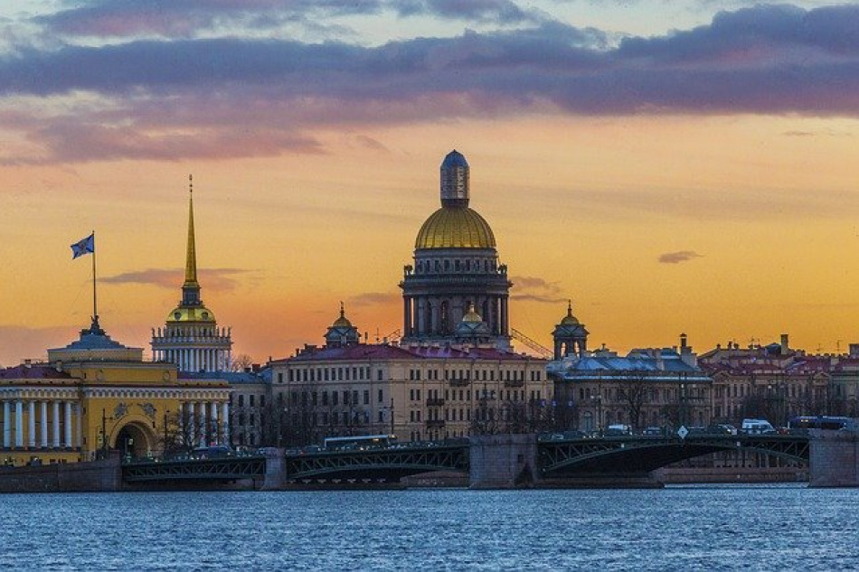 Петербург стал самым популярным городом для поездок на 23 февраля и 8 марта