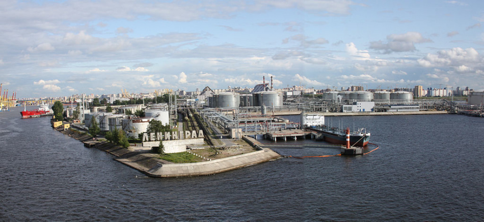 Порт «Санкт-Петербург» получит современный терминал для хранения нефтепродуктов