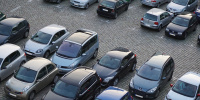 Накажут рублём: депутаты ЗакСа окончательно одобрили штрафы за неправильную парковку в петербургских дворах