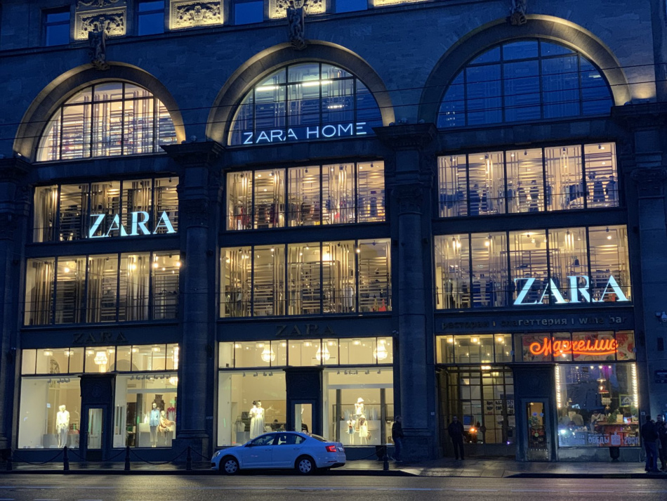 Сотрудник Zara на Невском проспекте получил ножевые ранения от покупателя