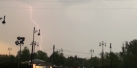 Майская гроза: смотрим видео, как молнии бьют в самые необычные места в Петербурге Майская гроза: смотрим видео, как молнии бьют в самые необычные места в Петербурге