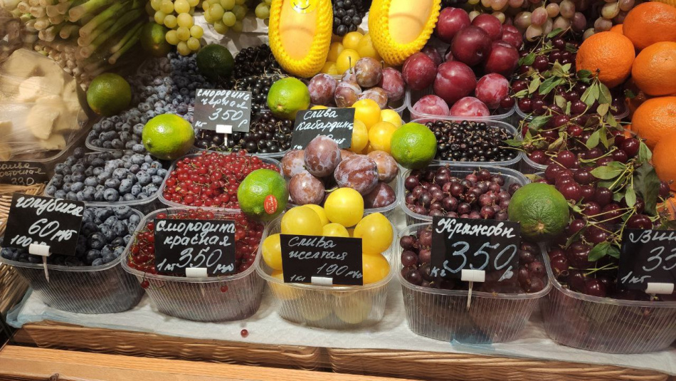 Не все ягоды одинаково полезны: диетолог назвал максимальную суточную дозу клубники, черешни и вишни