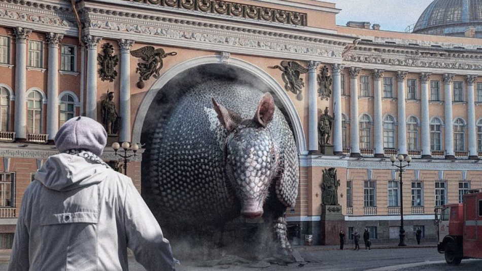 Художник «поселил» в центре Петербурга гигантского броненосца