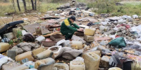 Почти 70 канистр с отработанным машинным маслом вывезли из Приморского района