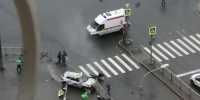 В Выборгском районе каршеринг снес столб и сбил человека В Выборгском районе каршеринг снес столб и сбил человека