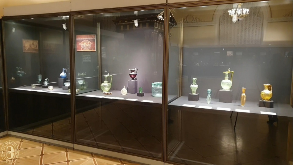 В Эрмитаже открылась выставка античного стекла