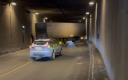 Проезд полностью ограничен: фура перекрыла движение в Канонерском тоннеле
