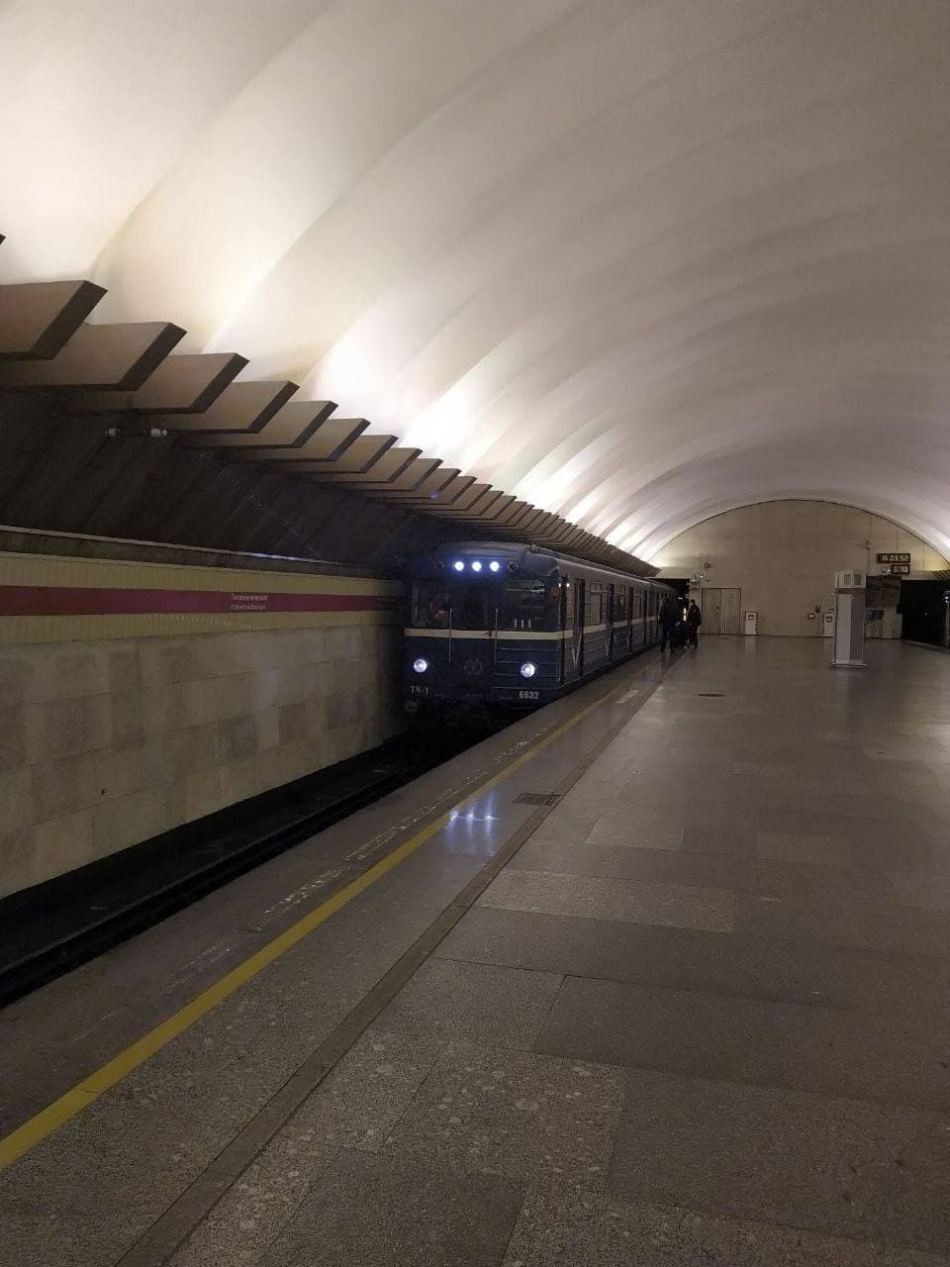 метро политехническая