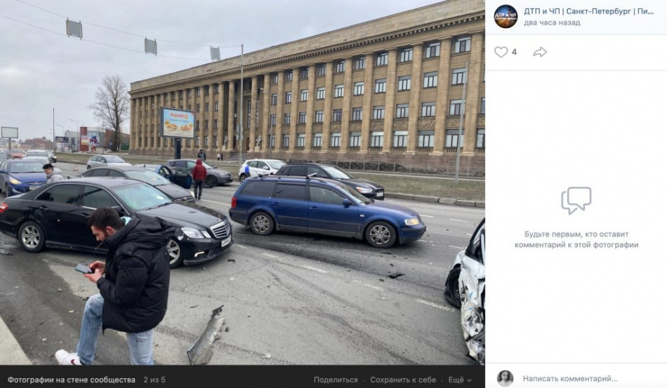 В Петербурге перед мостом Александра Невского произошло ДТП с шестью легковыми автомобилями