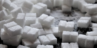 Росстат: сахар в России впервые с марта прошлого года начал дешеветь