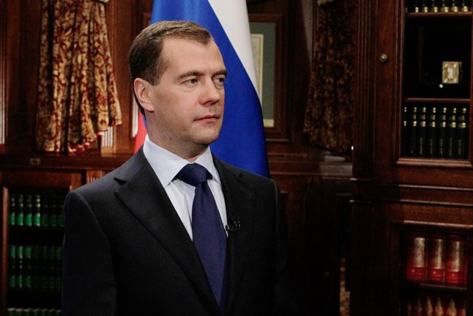 Медведев: Россия будет защищаться любыми средствами, в том числе ядерным оружием