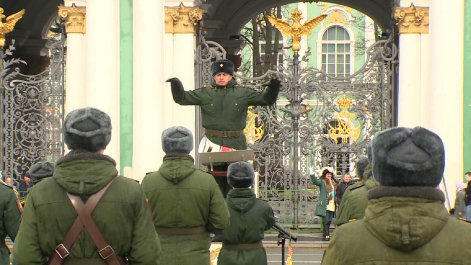 Парад в честь Дня Победы прошел на Дворцовой площади