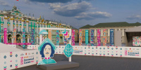 Россияне смогут бесплатно отправить открытки с Дворцовой площади