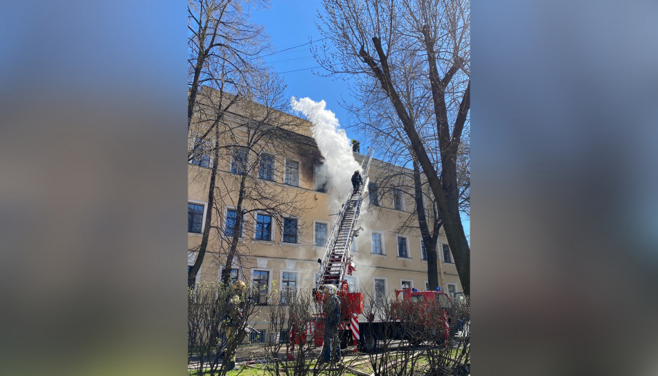 Два человека погибли в пожаре на Звенигородской