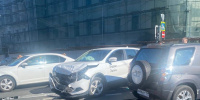 Четыре человека пострадали в ДТП со светофором в Петербурге