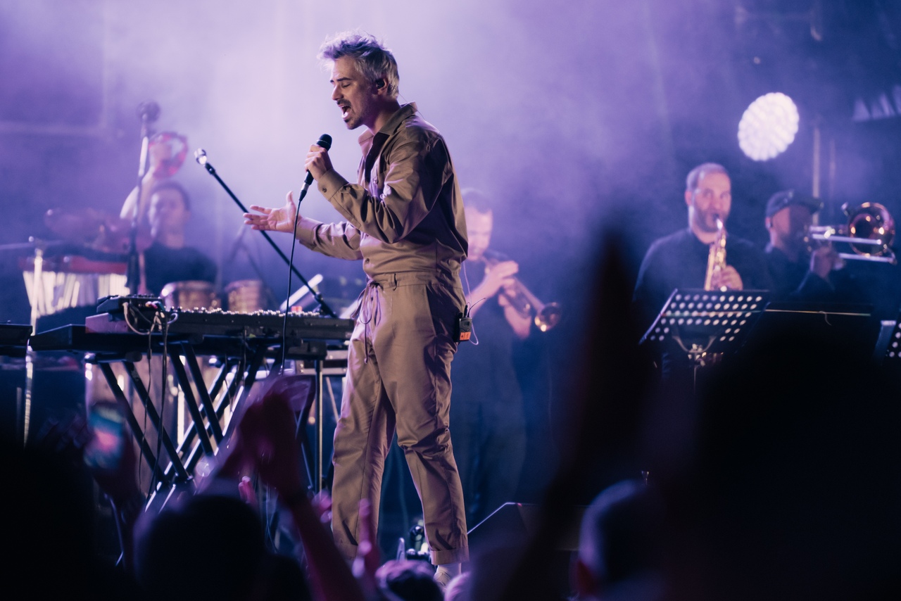 Concert boy. Группа Tesla boy. Tesla boy концерт 2022. Концерт группы. Tesla boy Ватикан.