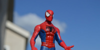 Человек-паук подрался с Фредди Крюгером на конкурсе костюмов в Петербурге 