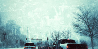 Водителей в Петербурге просят быть внимательными на дорогах из-за снегопада 
