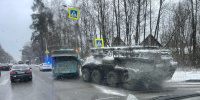 Загадочные обстоятельства: в Петербурге БТР врезался в лазурный автобус